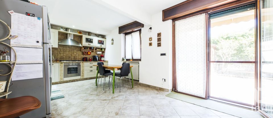 Appartamento 7 locali di 150 m² a Genova (16166)