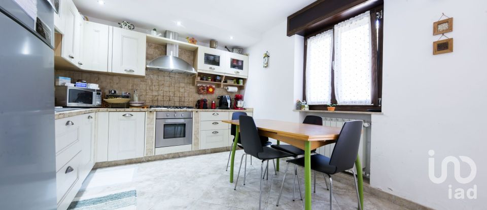 Appartamento 7 locali di 150 m² a Genova (16166)