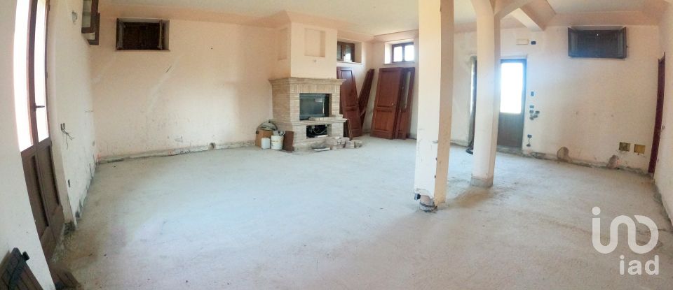 Casa indipendente 7 locali di 288 m² in Treia (62010)