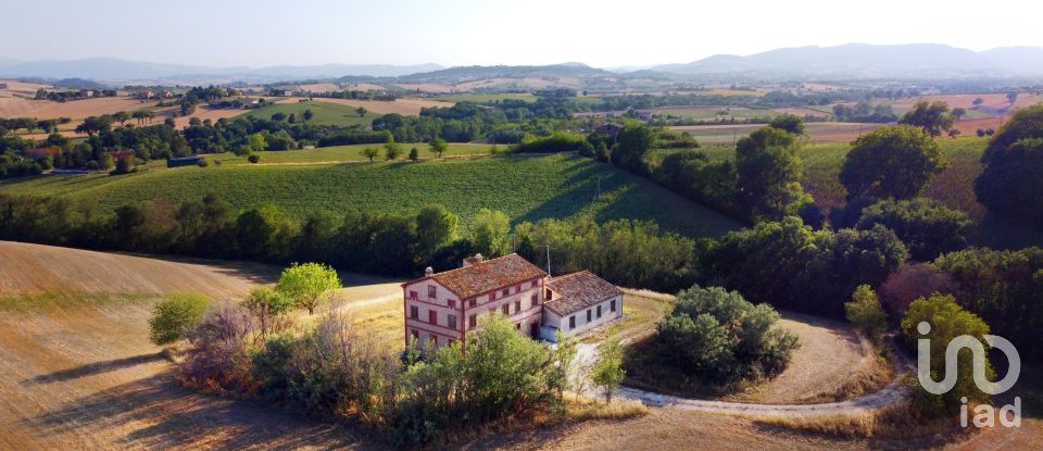 Casa indipendente 7 locali di 288 m² in Treia (62010)