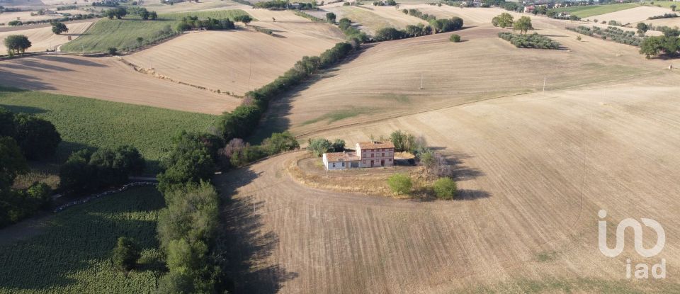 Casa indipendente 7 locali di 288 m² in Treia (62010)