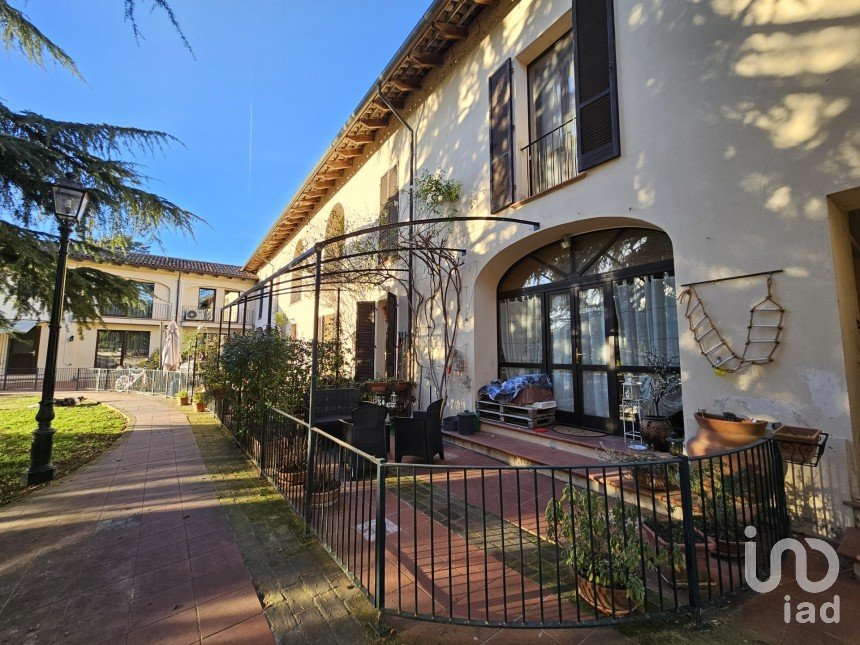 Villa a schiera 5 locali di 180 m² in Camino (15020)