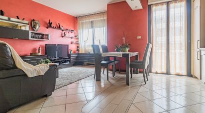 Three-room apartment of 78 m² in Mariano Comense (22066)