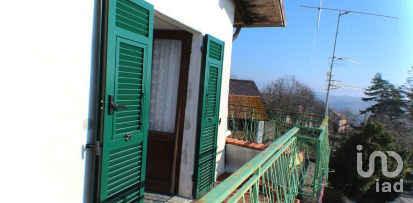 Village house 5 rooms of 93 m² in Pareto (15010)