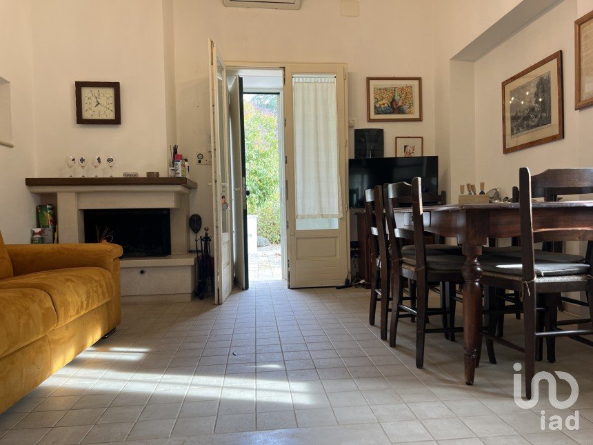 Casa indipendente 3 locali di 55 m² in Cisternino (72014)