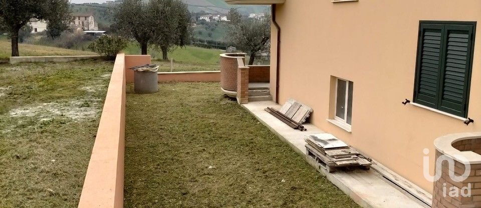 Traditional house 6 rooms of 400 m² in Campli (64012)
