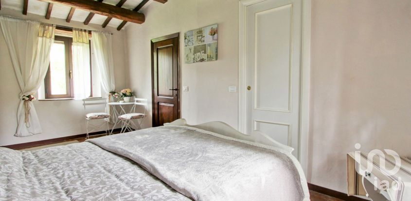 Town house 15 rooms of 280 m² in Todi (06059)