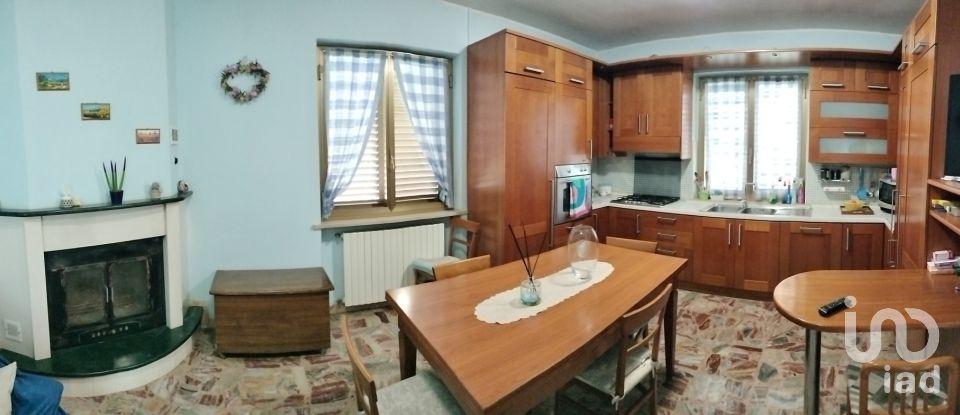 Block of flats 7 rooms of 110 m² in Loreto Aprutino (65014)