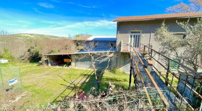 Casa indipendente / Villa 8 locali di 267 m² in Casoli (66043)