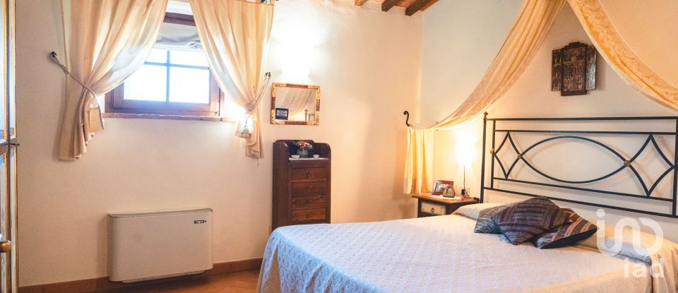 Immobile di prestigio 6 locali di 130 m² a Cortona (52044)