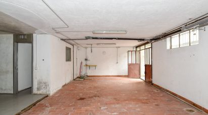 Shop / premises commercial of 106 m² in Giussano (20833)