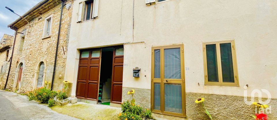 Village house 8 rooms of 193 m² in Prezza (67030)