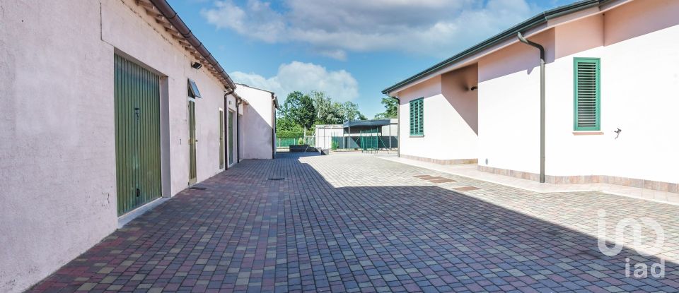 Townhouse 14 rooms of 565 m² in Argenta (44010)