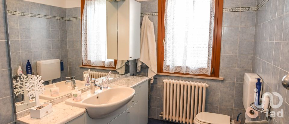 Townhouse 14 rooms of 565 m² in Argenta (44010)