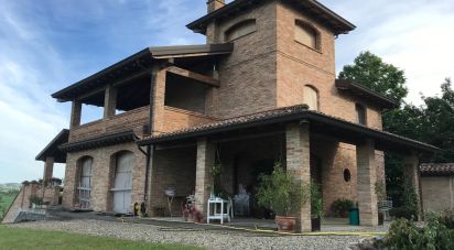 Casa indipendente 8 locali di 280 m² in Vernasca (29010)