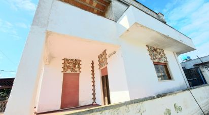 Farm 4 rooms of 180 m² in Squinzano (73018)