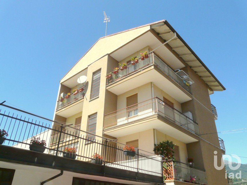 Appartamento 5 locali di 85 m² a Cuorgnè (10082)