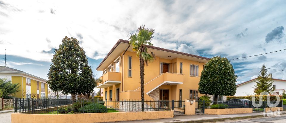 Villa Bifamiliare 4 locali di 164 m² a Abano Terme (35031)