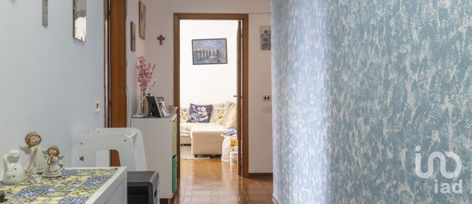 Loft 6 rooms of 179 m² in Osimo (60027)