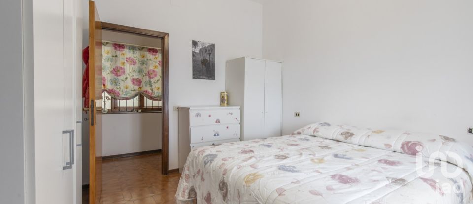 Loft 6 rooms of 179 m² in Osimo (60027)