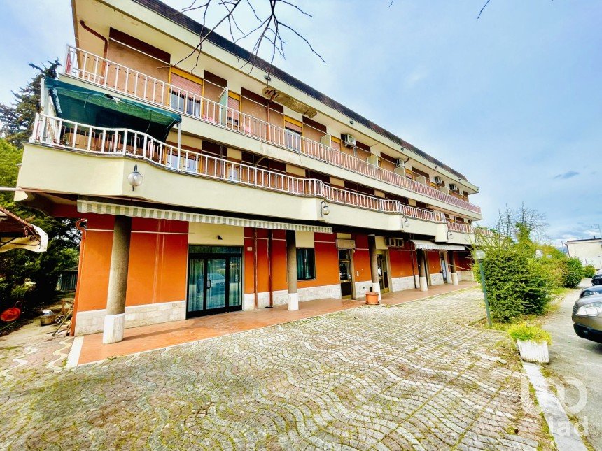 Hotel-ristorante di 2.400 m² in Sulmona (67039)