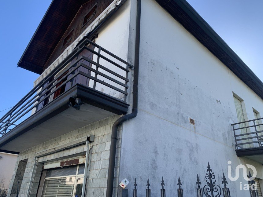 Casa indipendente 10 locali di 272 m² in Lentate sul Seveso (20823)