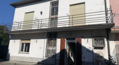 Town house 10 rooms of 272 m² in Lentate sul Seveso (20823)