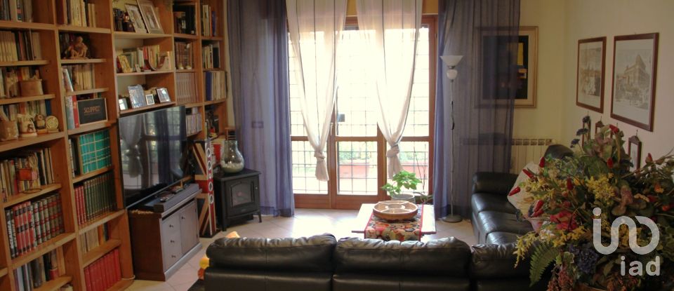 Traditional house 5 rooms of 144 m² in Roma (00128)