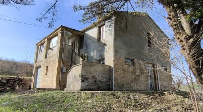 Casa indipendente / Villa 9 locali di 150 m² in Montalto delle Marche (63068)