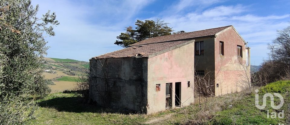 House 9 rooms of 150 m² in Montalto delle Marche (63068)