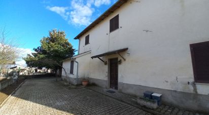 Casa indipendente 8 locali di 192 m² in Trasacco (67059)
