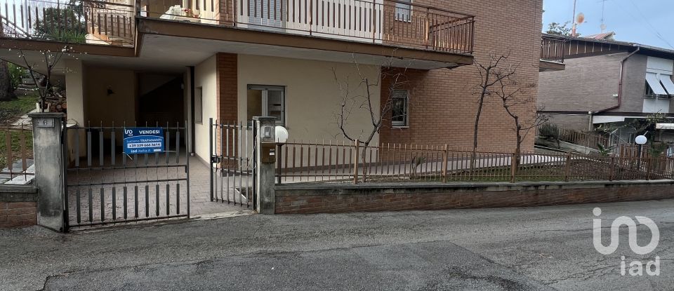 Villa Bifamiliare 11 locali di 140 m² a Fermo (63900)