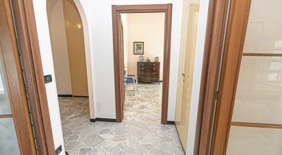 Loft 6 locali di 110 m² a Genova (16138)