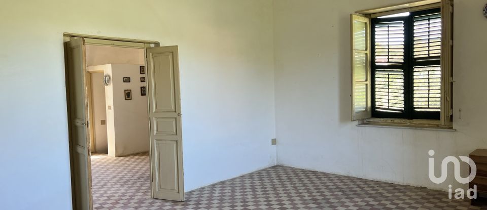House 7 rooms of 310 m² in Caltanissetta (93100)