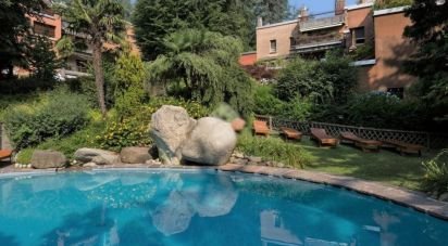 Hotel 4 rooms of 142 m² in Barzanò (23891)