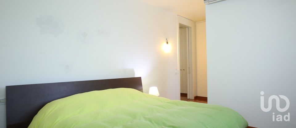 Hotel 4 rooms of 142 m² in Barzanò (23891)