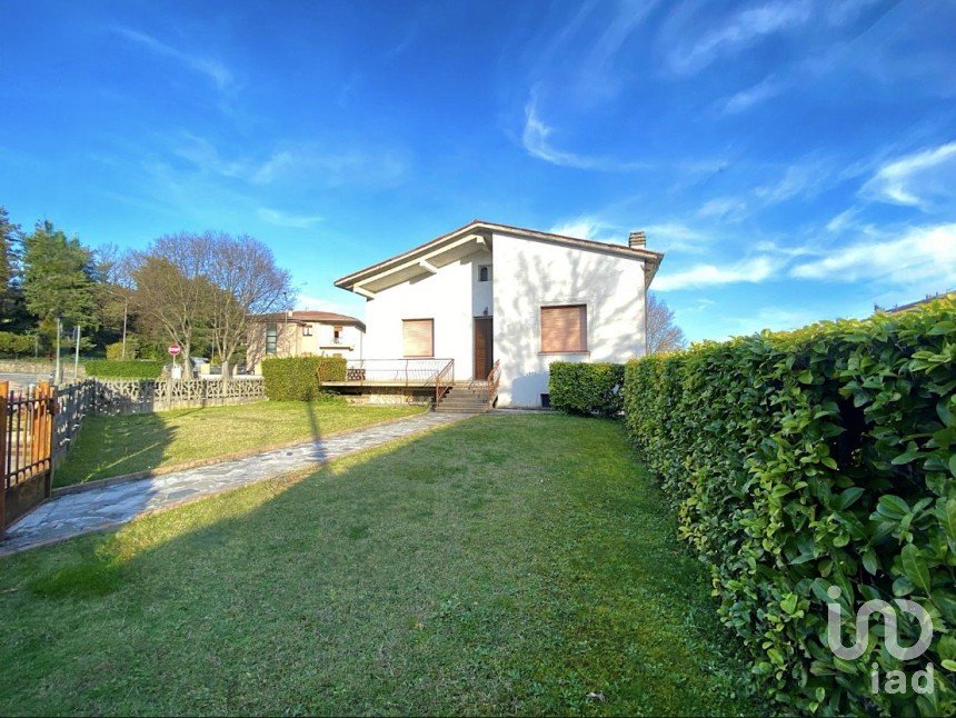 Casa 7 locali di 230 m² in Volta Mantovana (46049)
