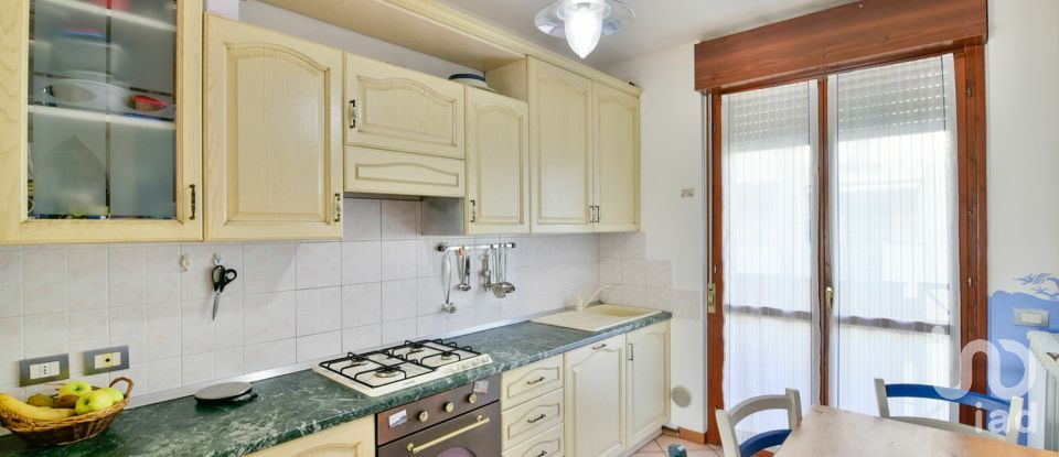 Apartment 6 rooms of 105 m² in Macherio (20846)