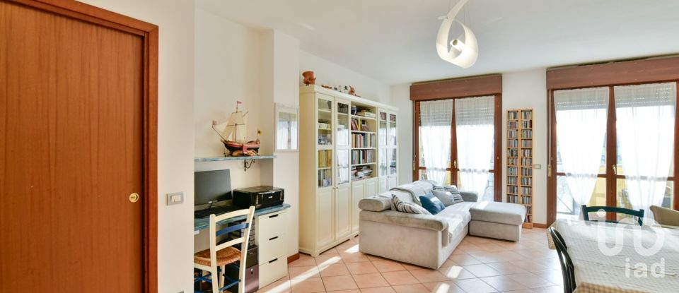 Appartamento 6 locali di 105 m² a Macherio (20846)