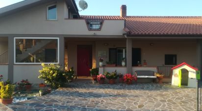 Town house 3 rooms of 130 m² in Pineto (64025)