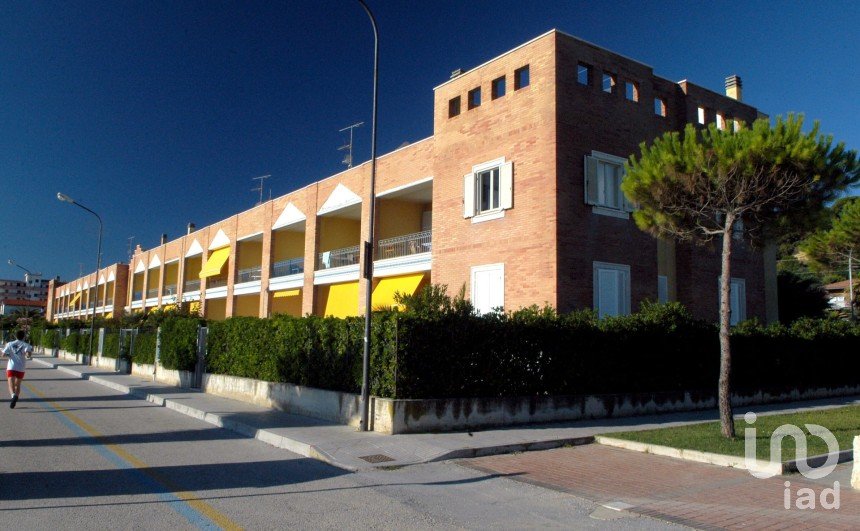 Duplex 5 rooms of 100 m² in Cupra Marittima (63061)