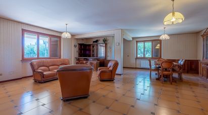Villa 15 locali di 726 m² in Corropoli (64013)