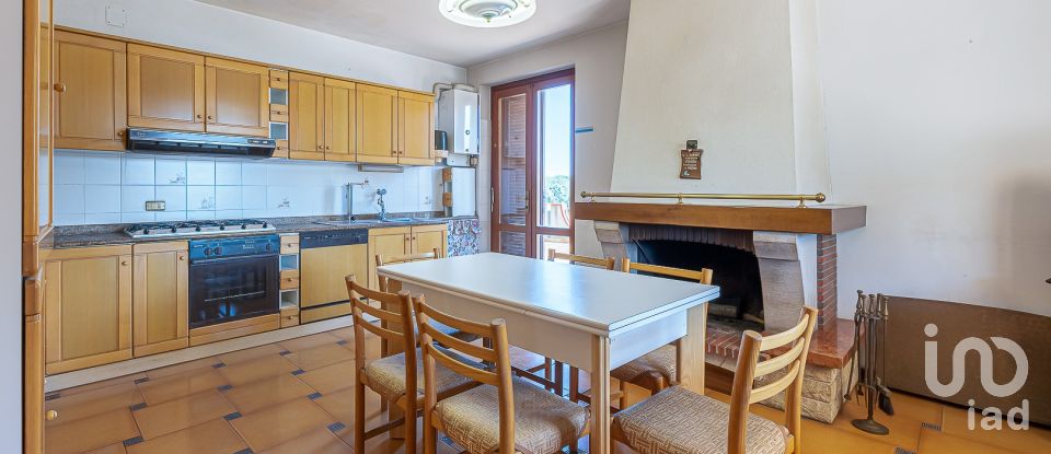 Farm 15 rooms of 726 m² in Corropoli (64013)