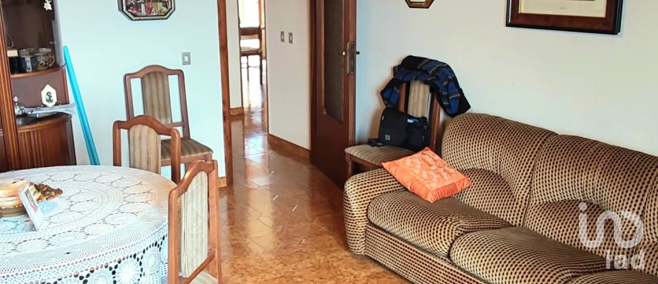 Apartment 7 rooms of 140 m² in Pomezia (00071)