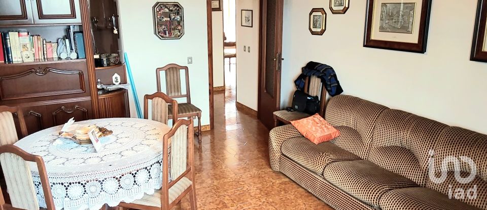Appartamento 7 locali di 140 m² a Pomezia (00071)