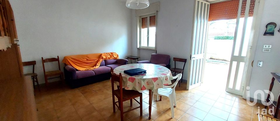 Villa Bifamiliare 4 locali di 150 m² in Squinzano (73018)