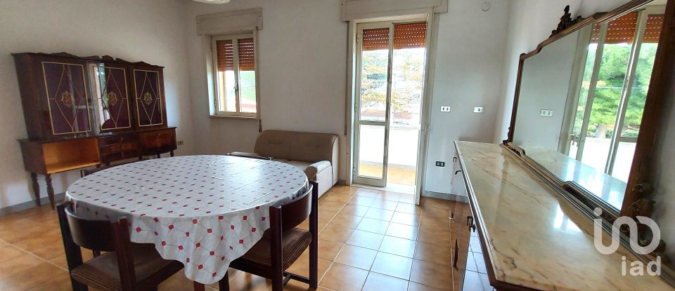 House boat 4 rooms of 150 m² in Squinzano (73018)