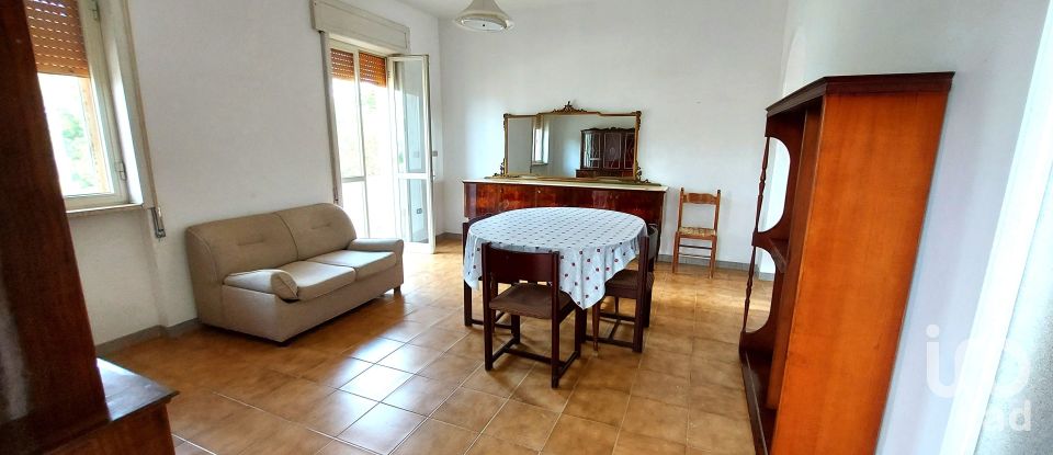 Villa Bifamiliare 4 locali di 150 m² in Squinzano (73018)