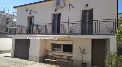 Casa indipendente 9 locali di 178 m² in Montesilvano (65015)