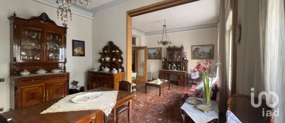Apartment 7 rooms of 226 m² in Palermo (90144)